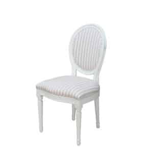 2 x Rokoko/Amaretta eetkamerstoel, in antiek wit met beige gestreepte stof.